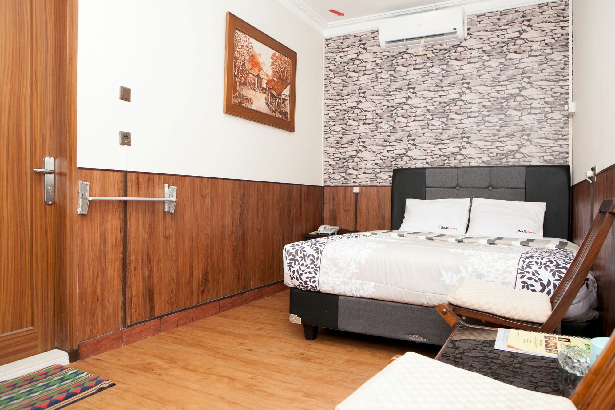 Reddoorz Plus Near Riau Street Bandung Extérieur photo