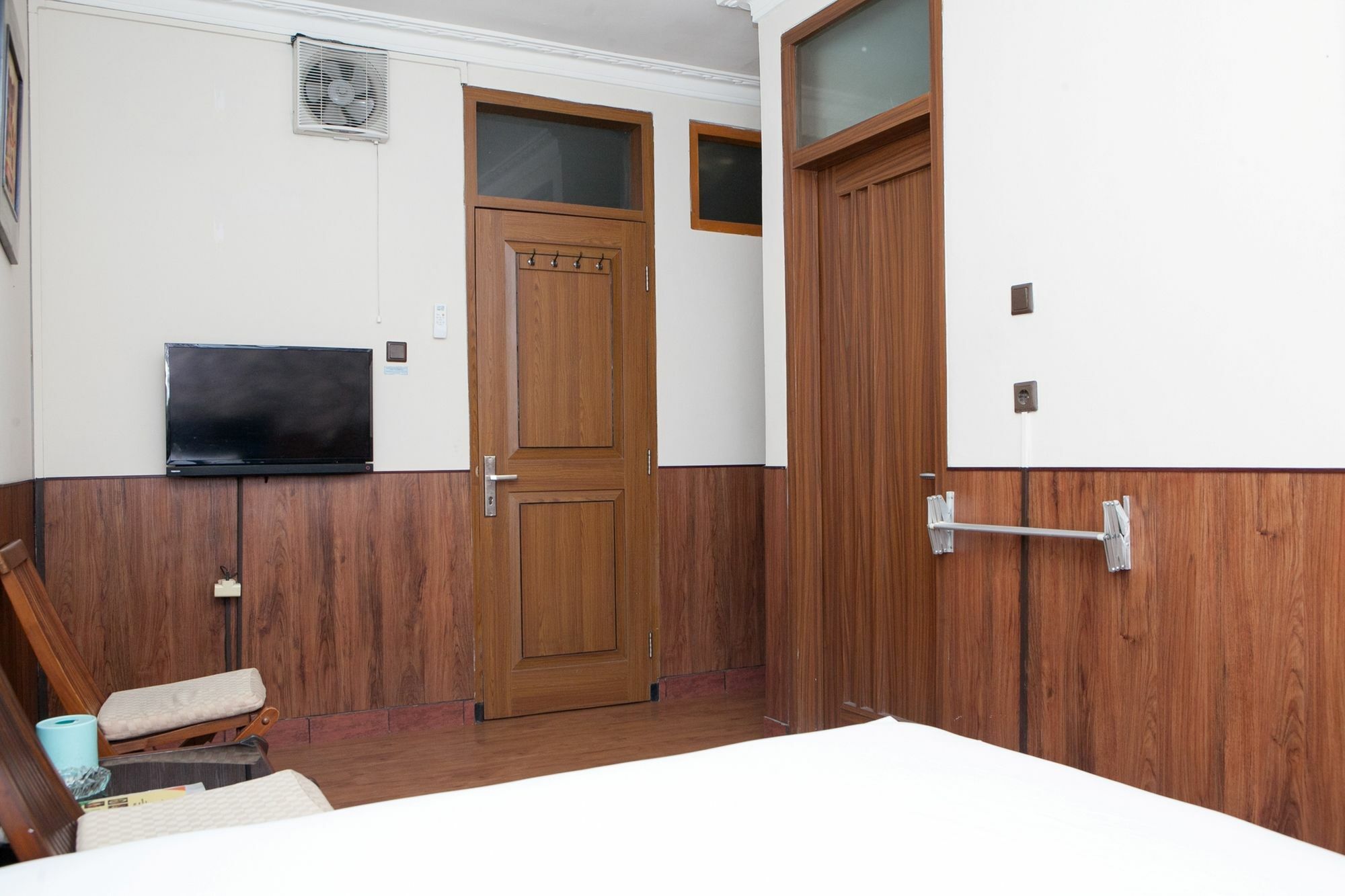 Reddoorz Plus Near Riau Street Bandung Extérieur photo